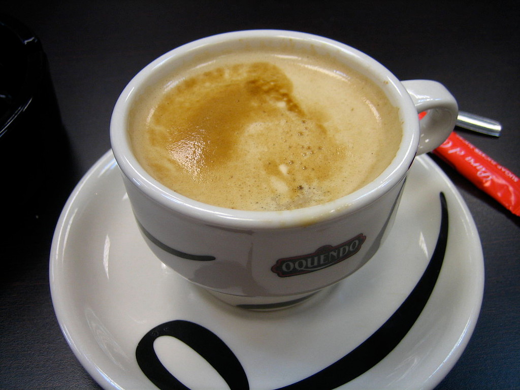 Kóstoljon-bele-Kanári-szigeteki-kávéhatározó-cafe-con-leche