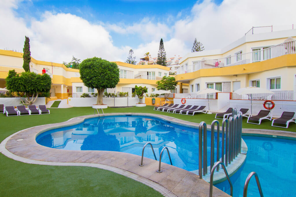 Checkin Bungalows Atlantida Hotel