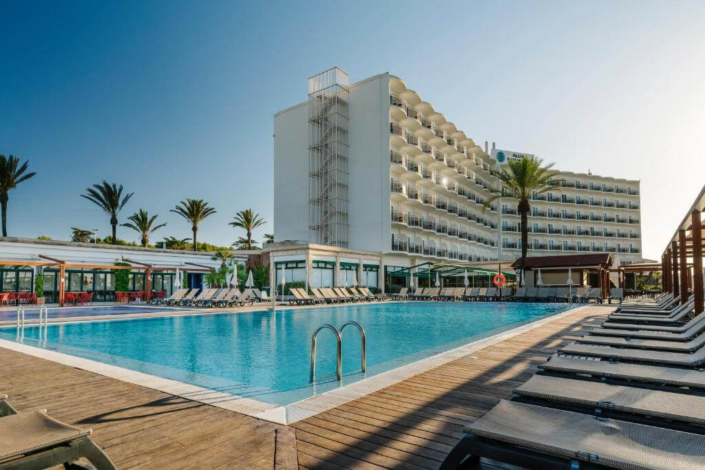 Alua Villa Hotel